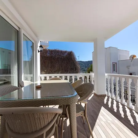 Invigorating Villa With Impressive Sea View In Yalikavak, Bodrum アパート