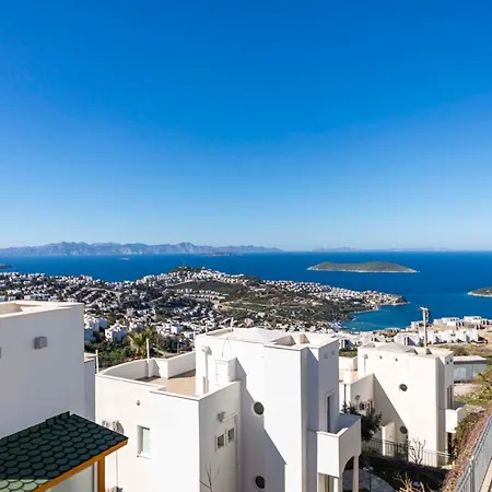 Invigorating Villa With Impressive Sea View In Yalikavak, Bodrum Appartement