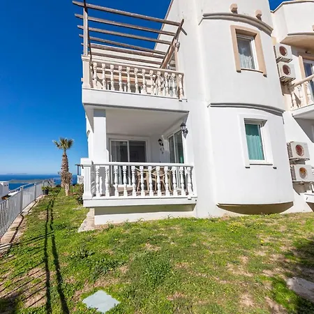 Appartement Invigorating Villa With Impressive Sea View In Yalikavak, Bodrum