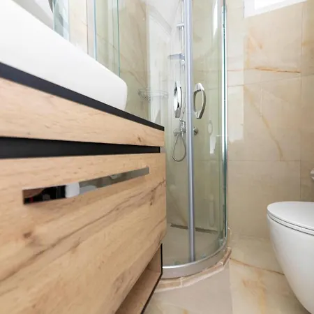 Invigorating Villa With Impressive Sea View In Yalikavak, Bodrum דירה Giris